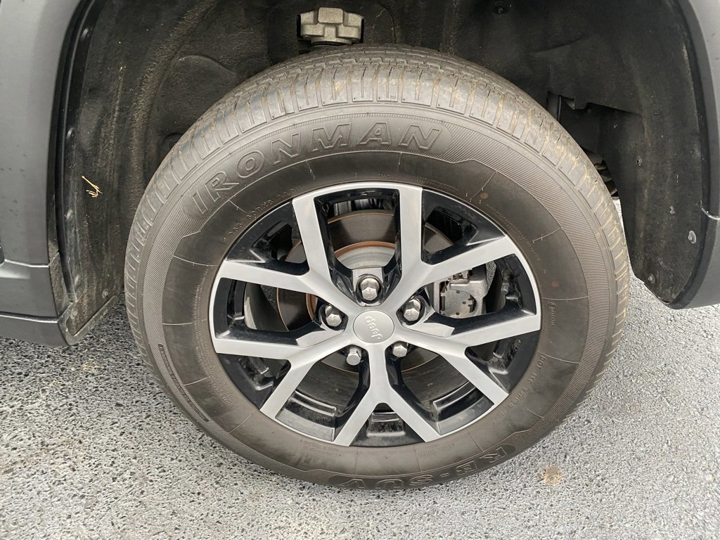 Used 2023 Jeep Grand Cherokee Limited image 32