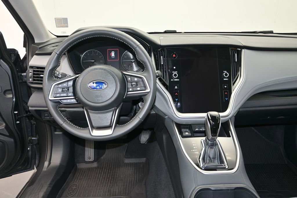 Used 2025 Subaru Outback Premium AWD/4WD image 16
