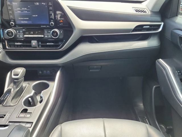 Used 2022 Toyota Highlander XLE image 14