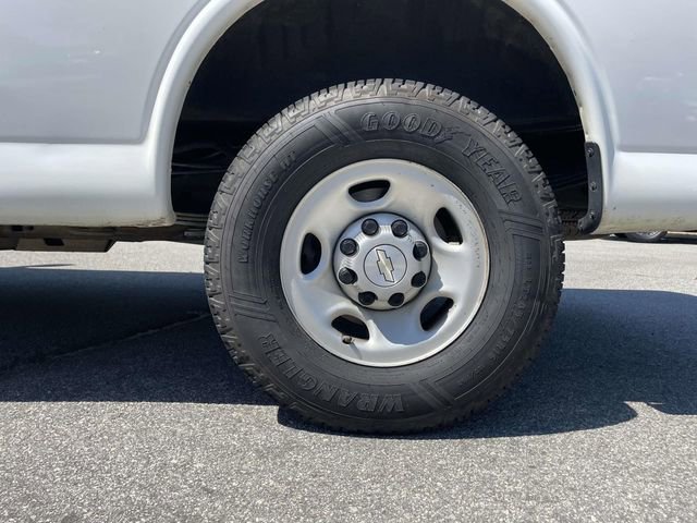 Used 2021 Chevrolet Express 2500 w/ Driver Convenience Package RWD image 9