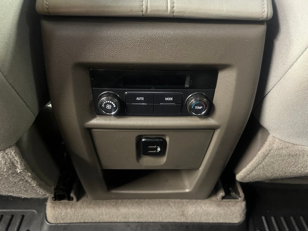 Used 2018 Chevrolet Traverse LT FWD image 29