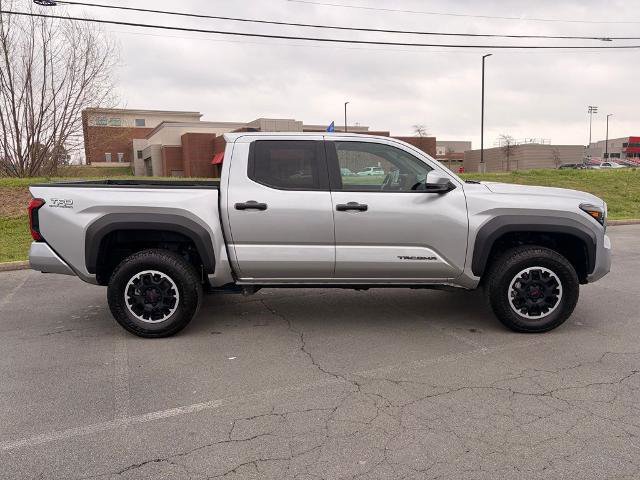 Used 2024 Toyota Tacoma TRD Off-Road AWD/4WD image 6