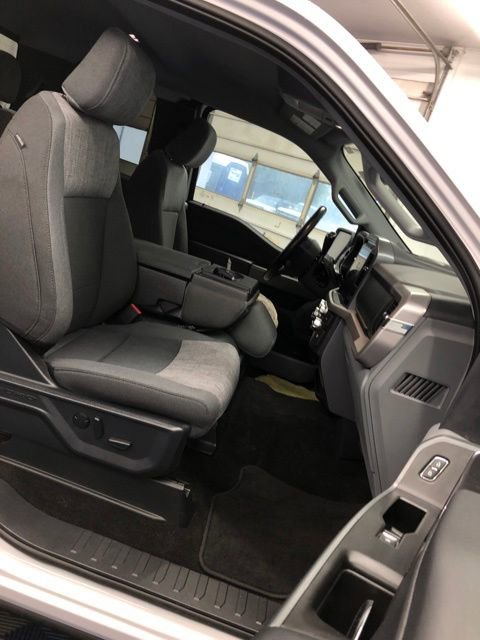 Certified 2022 Ford F150 XLT w/ Equipment Group 302A High image 31