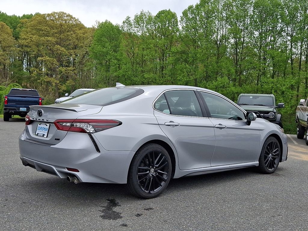 Used 2022 Toyota Camry XSE FWD image 6