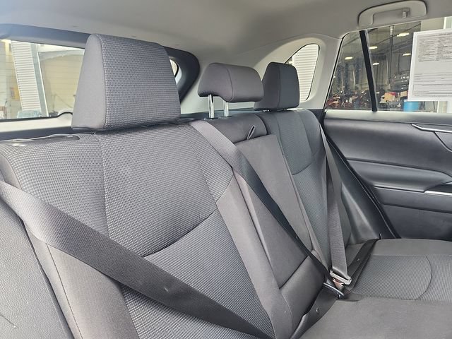Used 2023 Toyota RAV4 LE AWD/4WD image 28