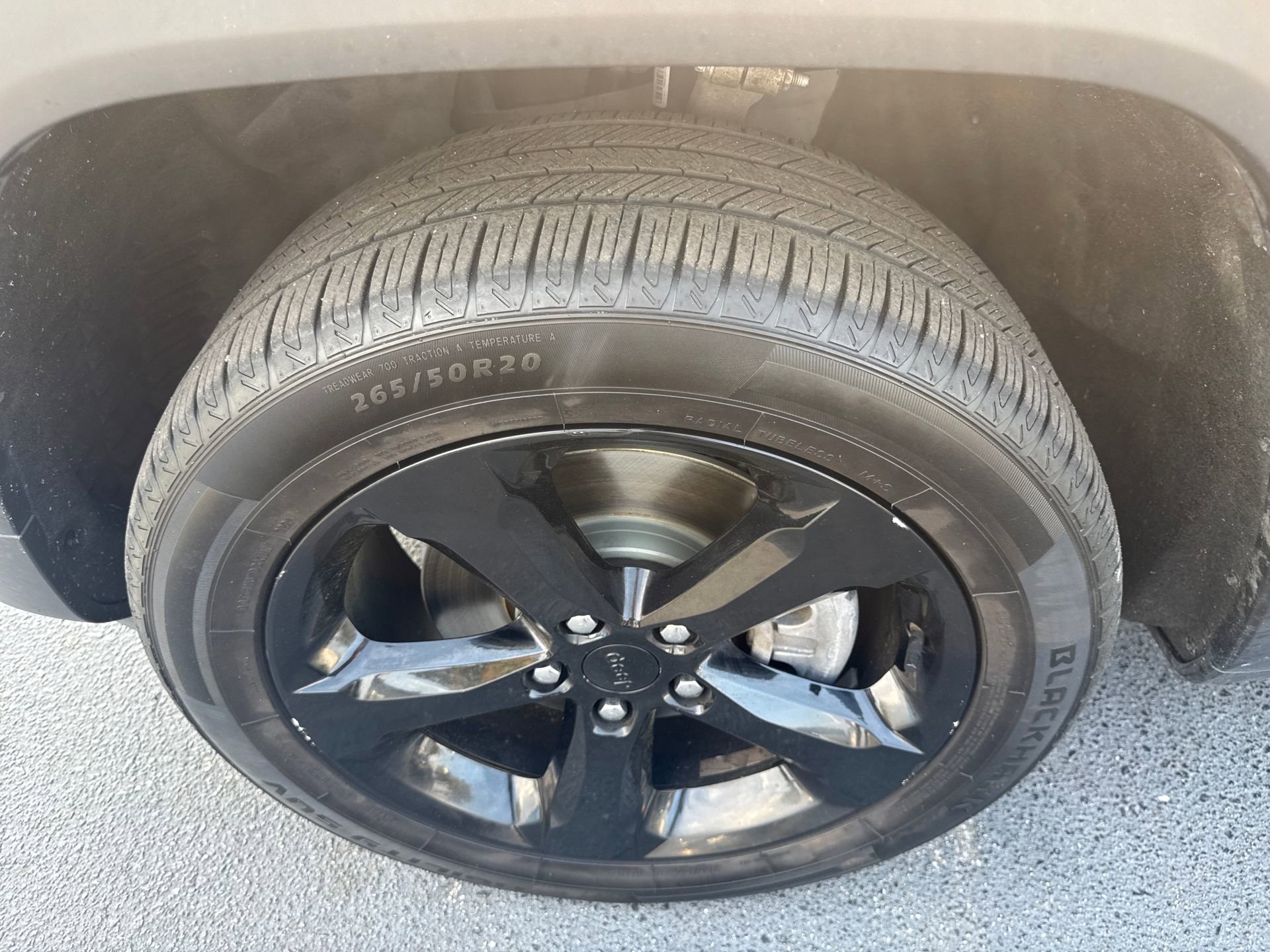 Used 2022 Jeep Grand Cherokee L Limited w/ Black Appearance Package image 36