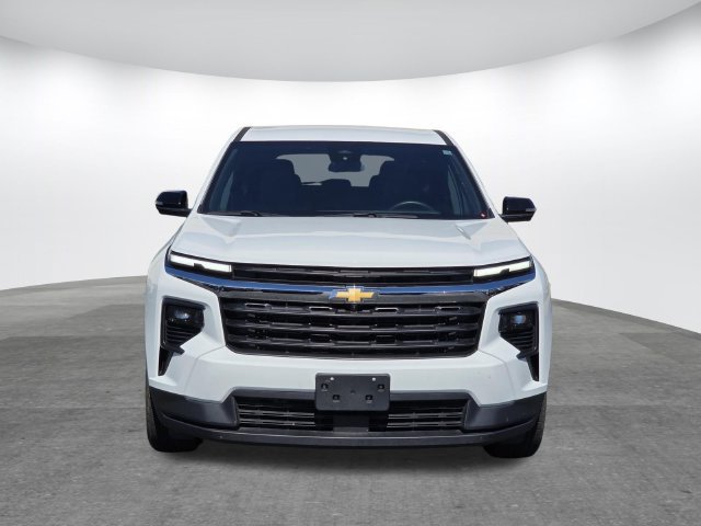 Used 2024 Chevrolet Traverse LS FWD image 2