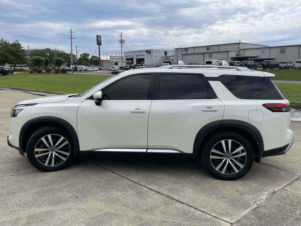 Used 2024 Nissan Pathfinder Platinum w/ Cargo Package AWD/4WD image 6