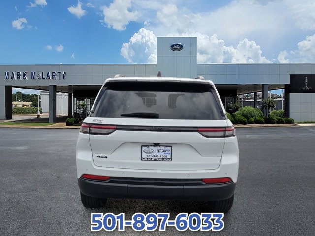 Used 2025 Jeep Grand Cherokee Altitude AWD/4WD image 4