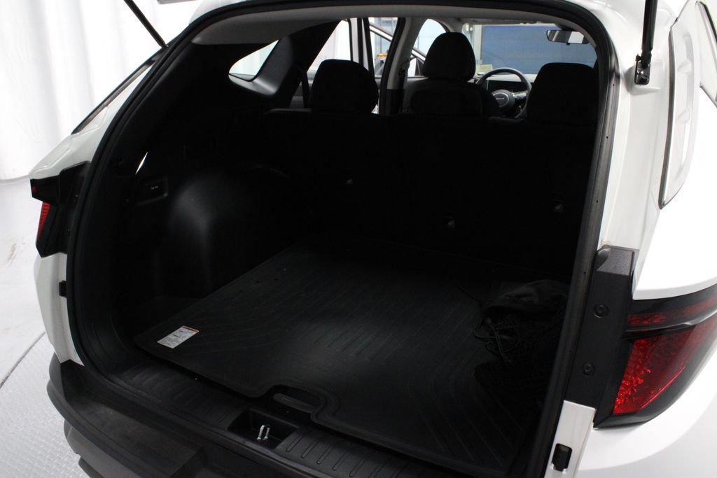 Used 2025 Hyundai Tucson SE FWD image 14