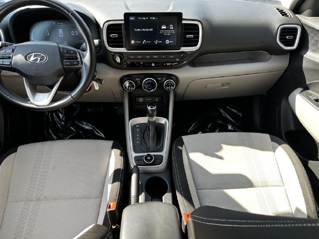 Used 2023 Hyundai Venue SEL FWD image 15