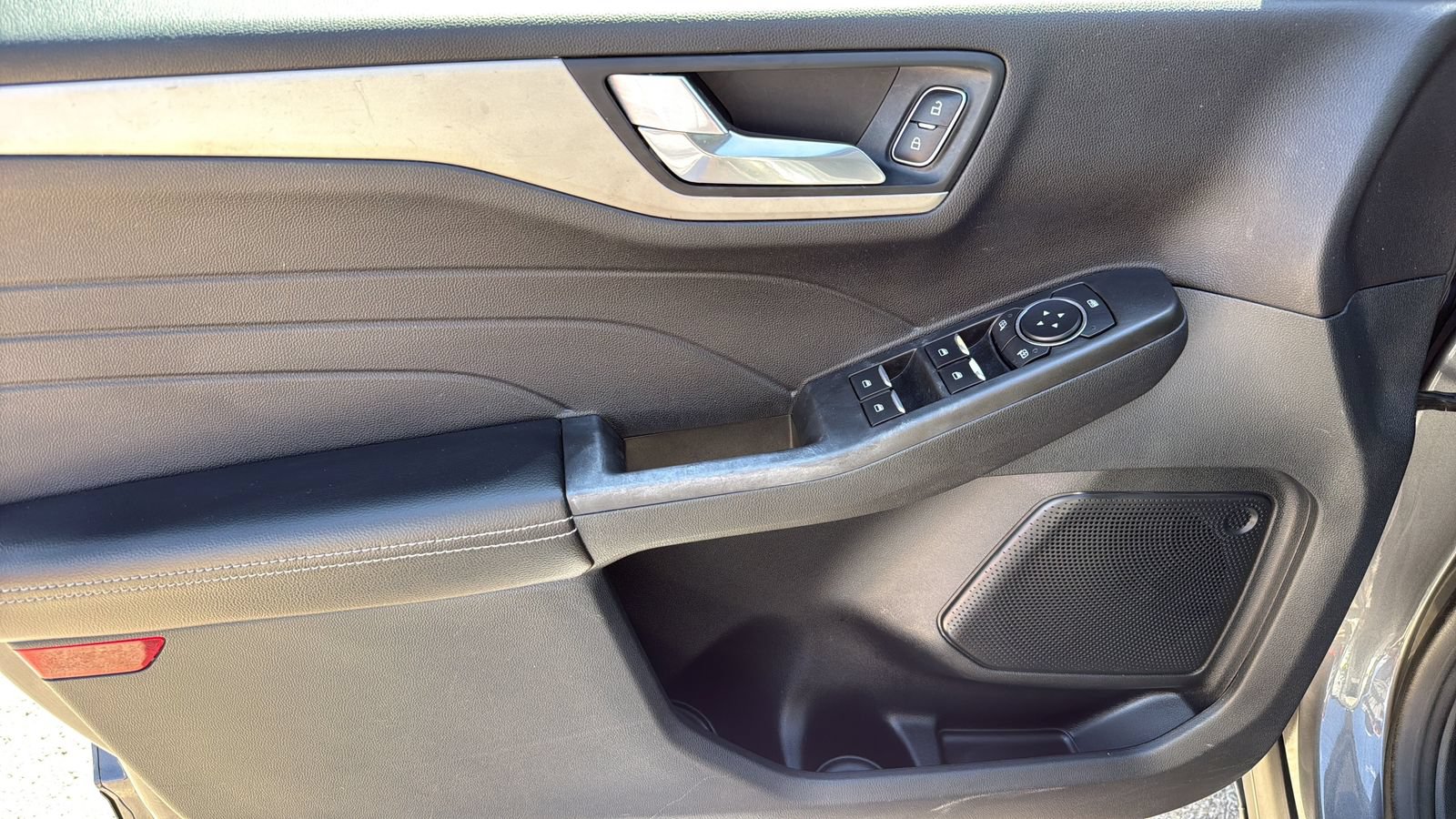 Certified 2021 Ford Escape SEL AWD/4WD image 11