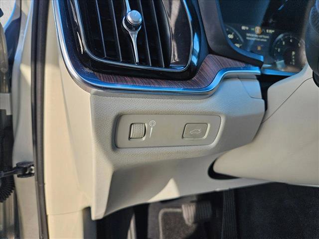 Used 2019 Volvo S60 T6 Momentum w/ Multimedia Package AWD/4WD image 24