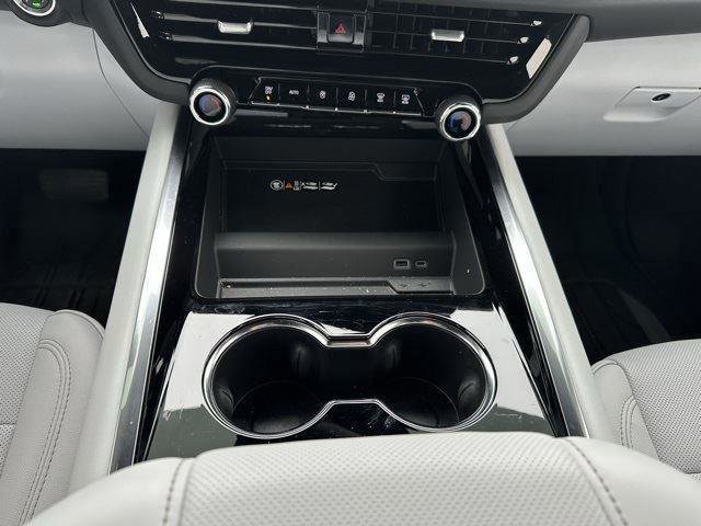 Used 2026 Chevrolet Tahoe Premier w/ Sun And Tow Package image 34