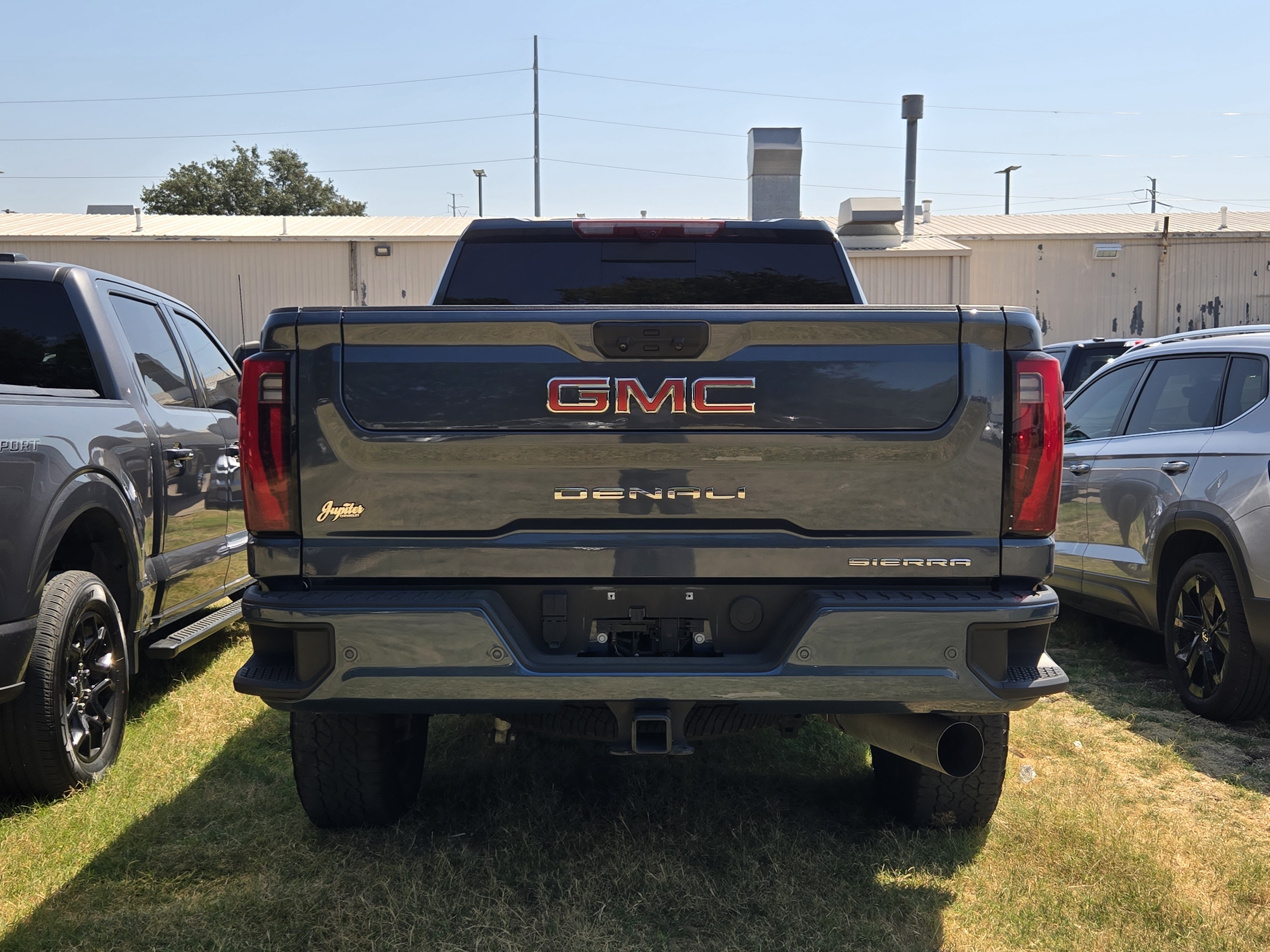 Used 2025 GMC Sierra 2500 Denali w/ Denali Reserve Package AWD/4WD image 5