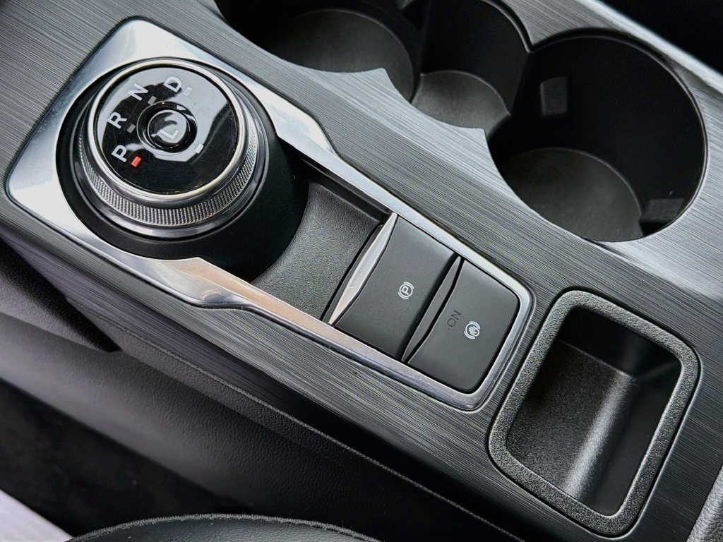 Certified 2025 Ford Escape Platinum AWD/4WD image 19