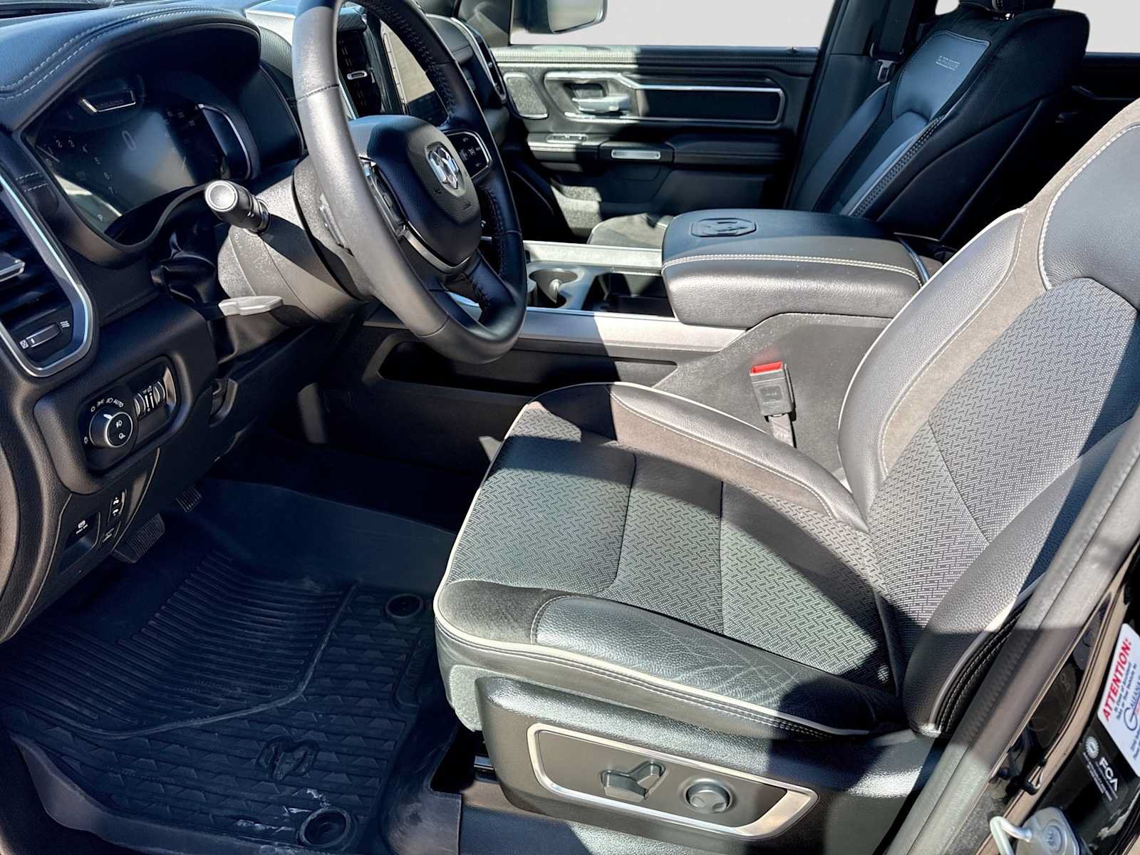 Used 2024 RAM 1500 Laramie AWD/4WD image 15