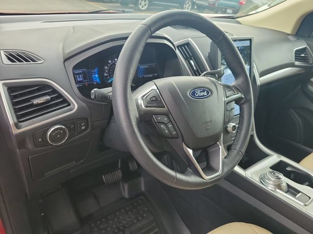 Certified 2024 Ford Edge SEL w/ Convenience Package AWD/4WD image 9