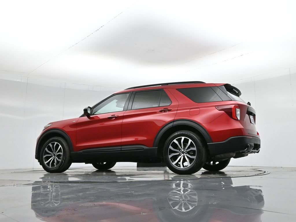 Certified 2022 Ford Explorer ST-Line w/ Class IV Trailer Tow Package image 55