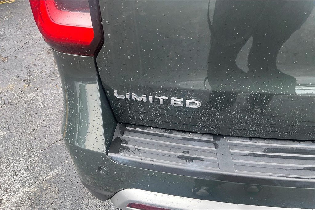 Certified 2023 Ford Expedition Limited AWD/4WD image 7