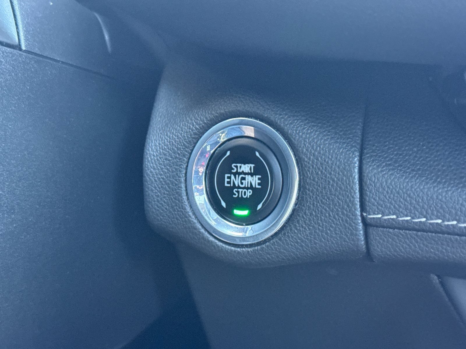 Used 2022 Buick Envision Essence w/ Sport Touring Package FWD image 25