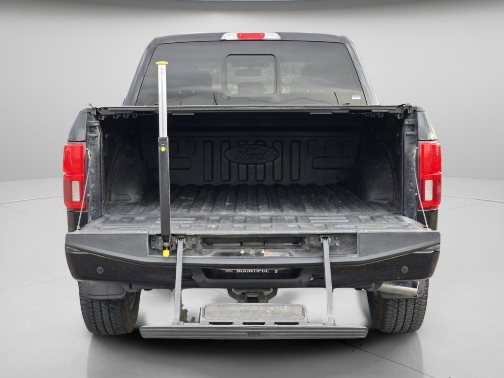 Certified 2018 Ford F150 Platinum w/ Technology Package image 28