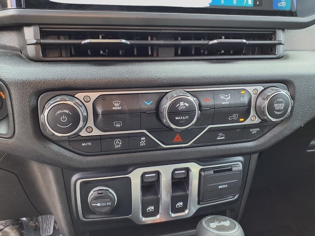Used 2024 Jeep Wrangler Sport AWD/4WD image 14
