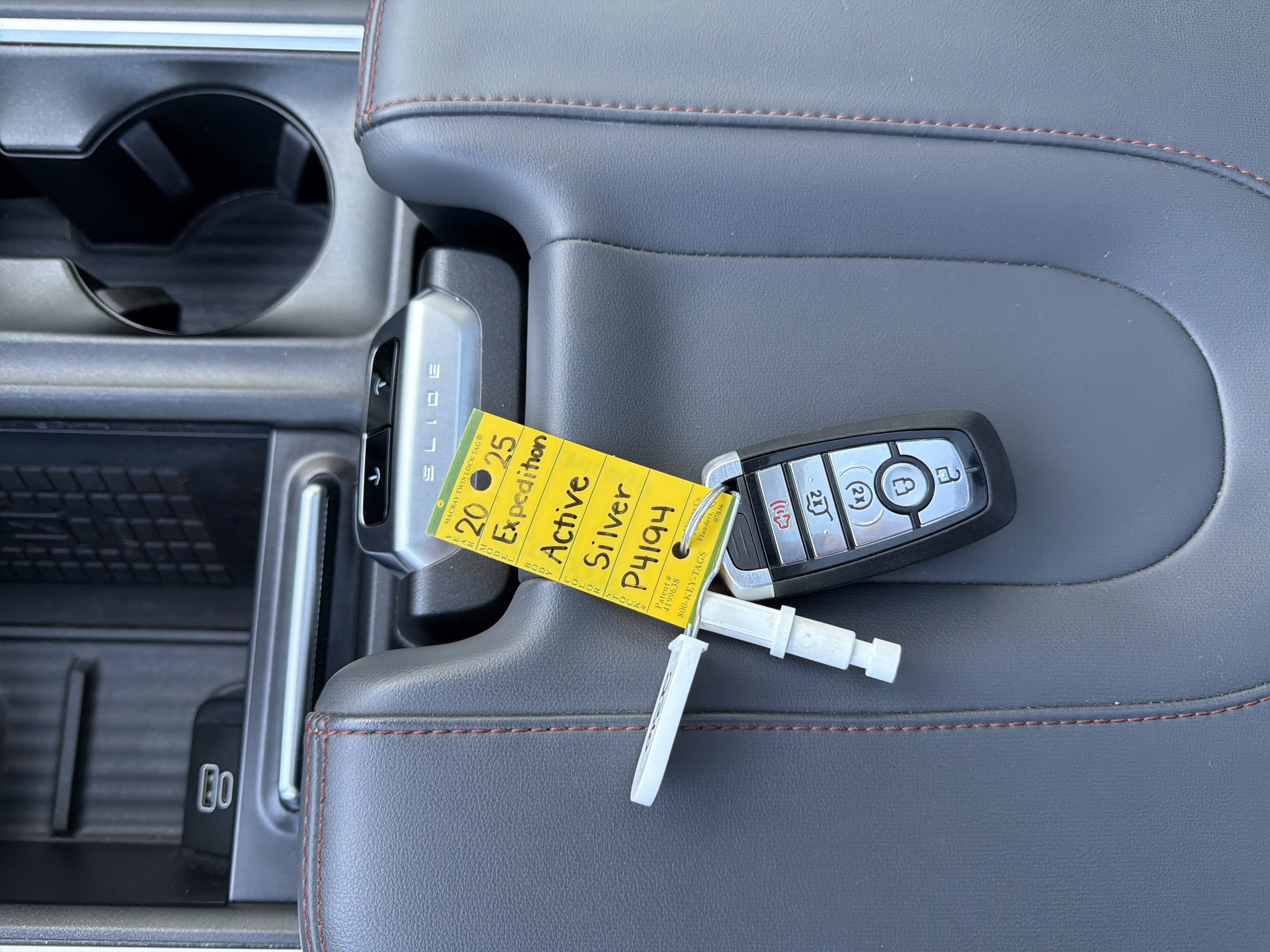 Certified 2025 Ford Expedition Active image 52