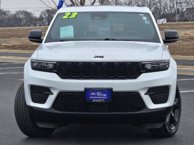 Used 2023 Jeep Grand Cherokee Altitude AWD/4WD image 3