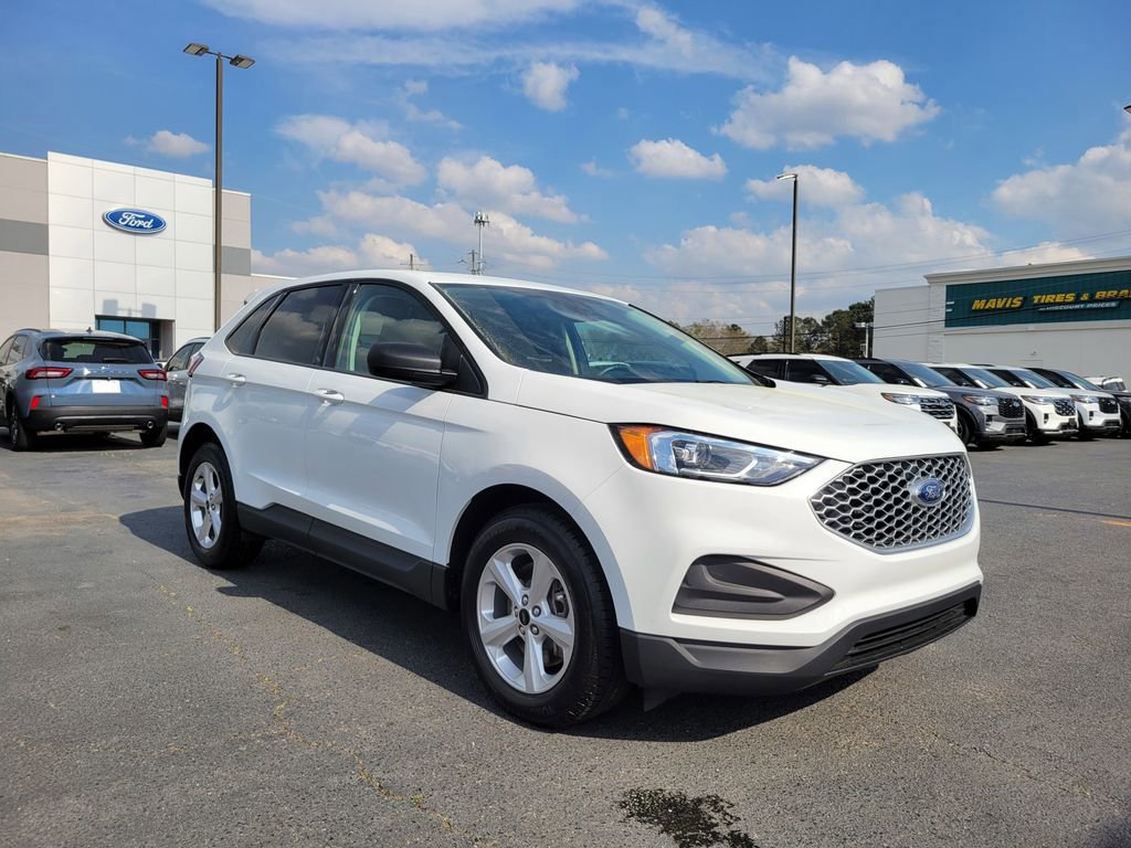 Certified 2024 Ford Edge SE image 7