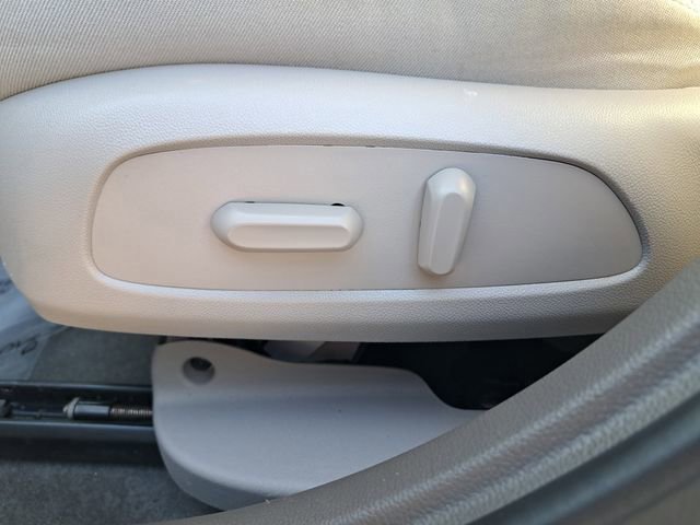 Used 2017 Chevrolet Cruze LT w/ Convenience Package image 21