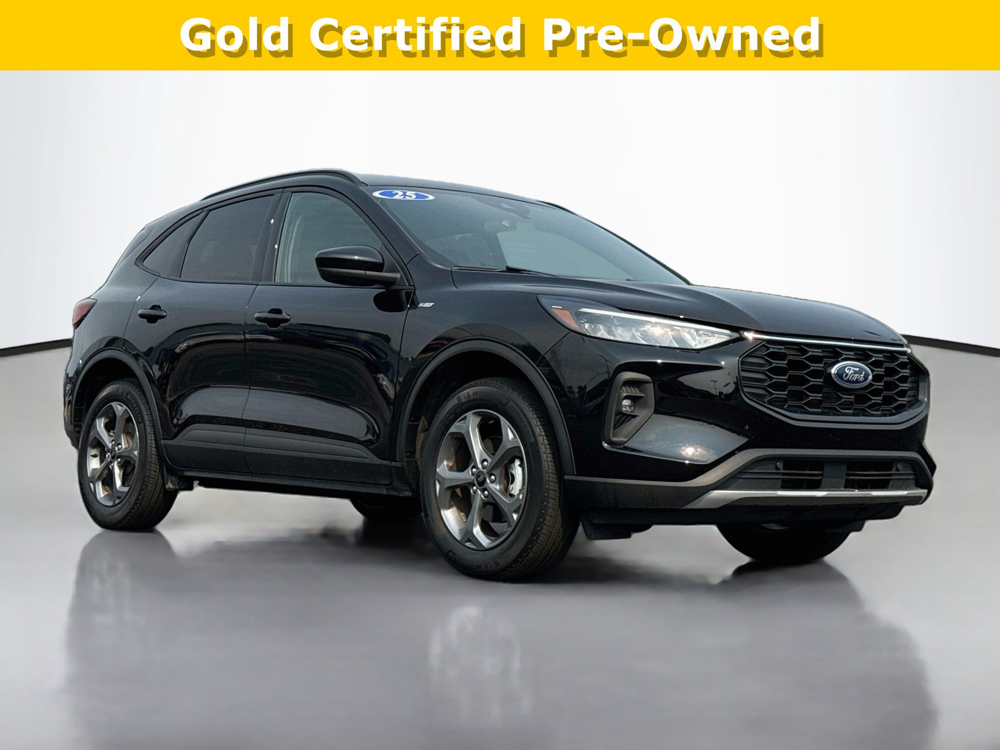Certified 2025 Ford Escape ST-Line Select AWD/4WD image 1