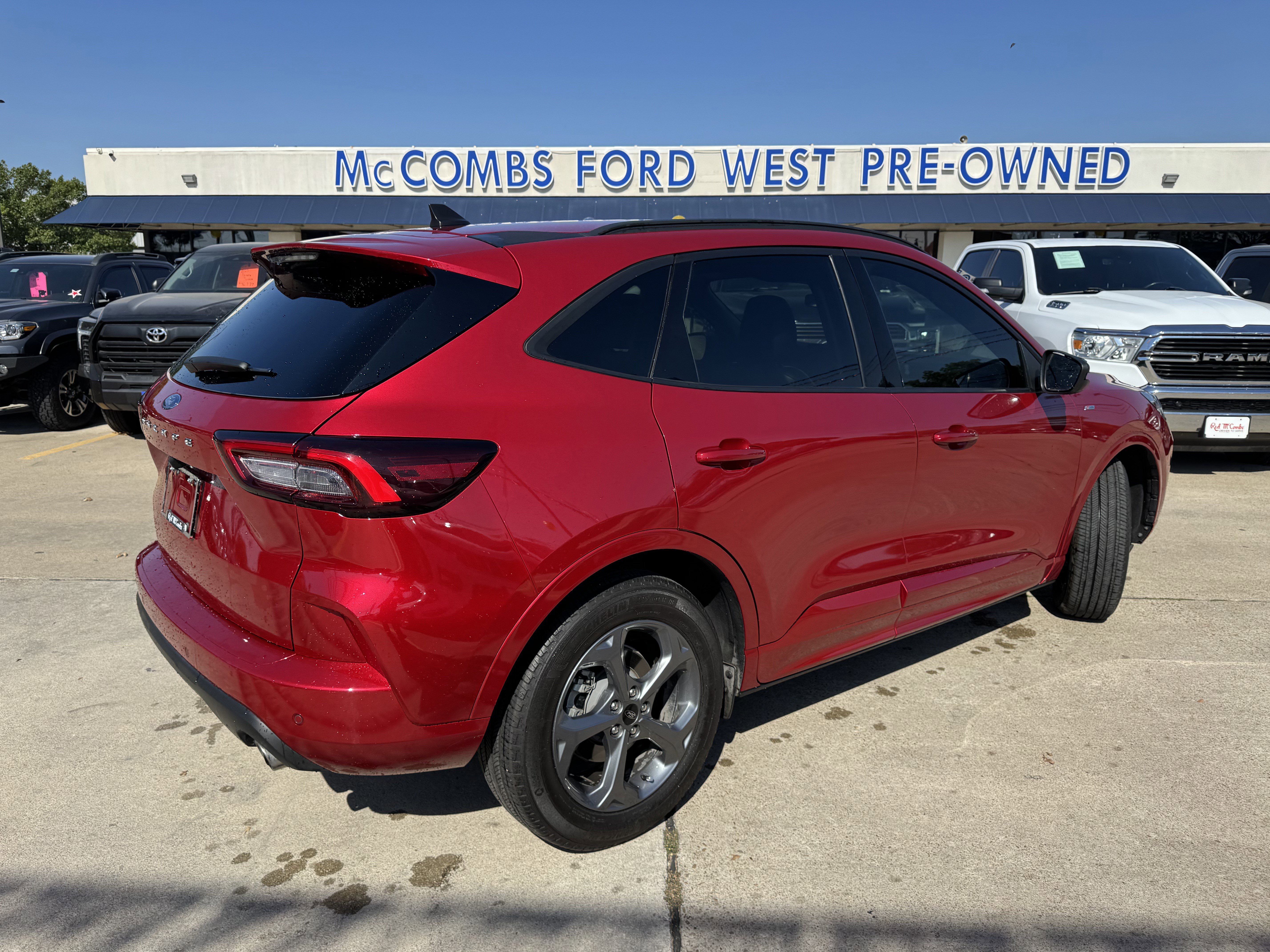 Certified 2024 Ford Escape ST-Line w/ Tech Pack #1 image 4