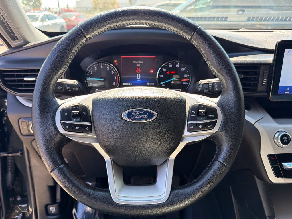 Certified 2023 Ford Explorer XLT RWD image 28