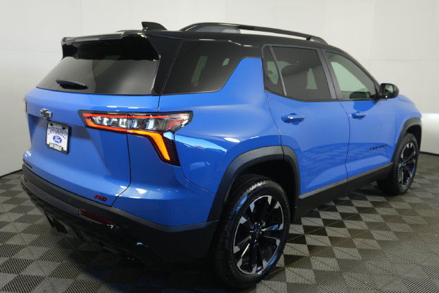 Used 2025 Chevrolet Equinox RS AWD/4WD image 3
