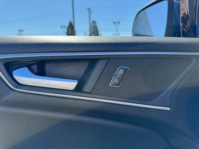 Certified 2019 Ford Edge SEL w/ Equipment Group 201A AWD/4WD image 40