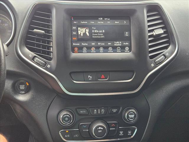 Used 2020 Jeep Cherokee Latitude Plus w/ Cold Weather Group FWD image 10