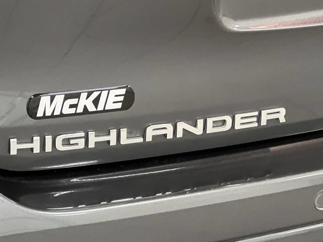 Used 2024 Toyota Highlander Limited AWD/4WD image 19