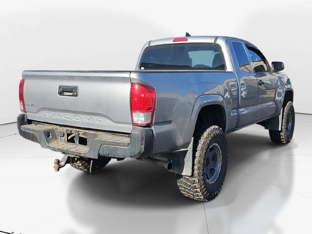 Used 2017 Toyota Tacoma SR AWD/4WD image 3