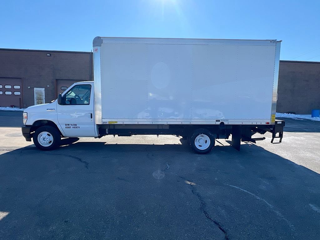 Certified 2024 Ford E-450 and Econoline 450 Super Duty w/ Power Windows & Locks Group image 4