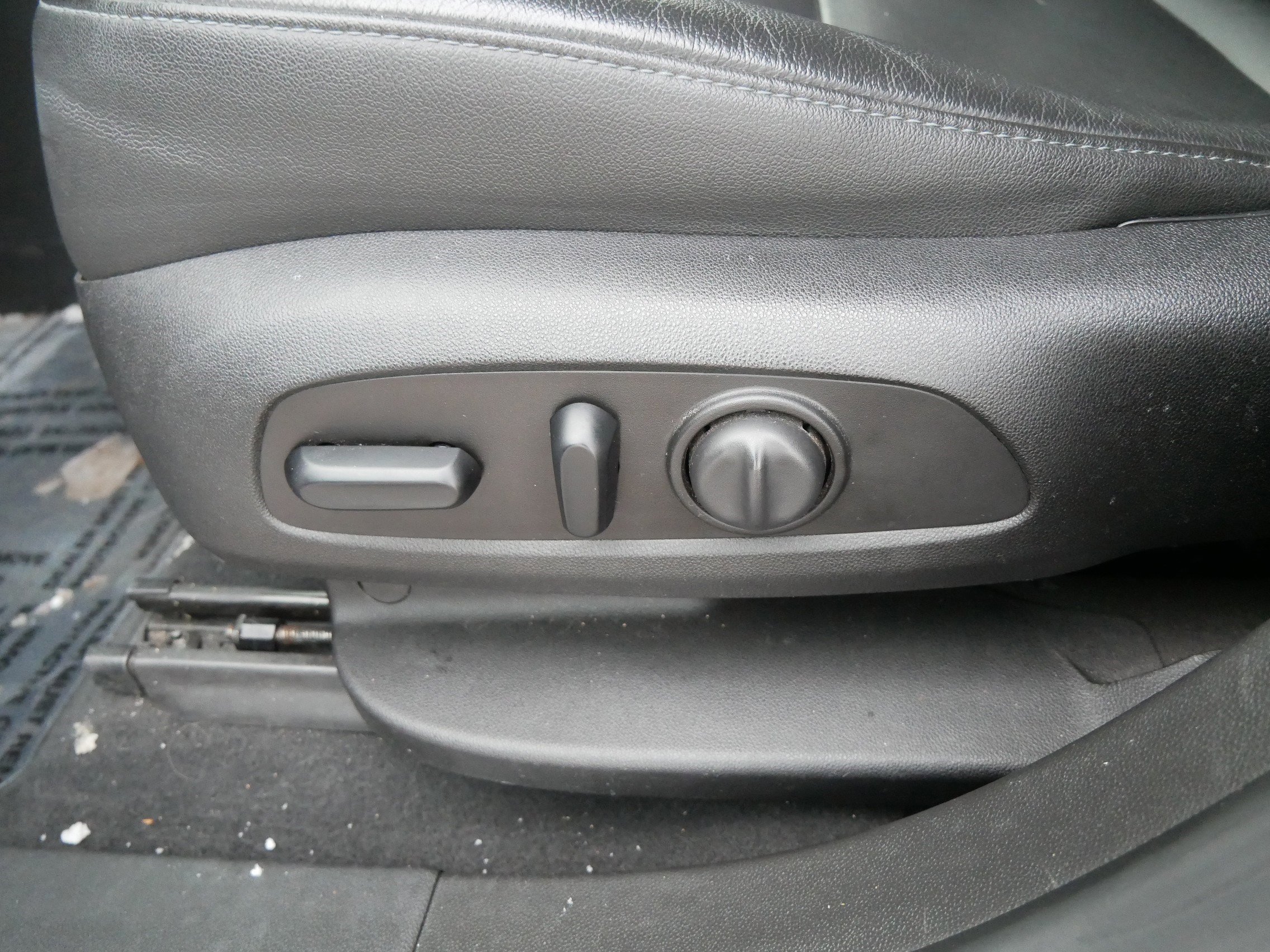 Used 2019 Chevrolet Blazer LT w/ Sun and Wheels Package image 19