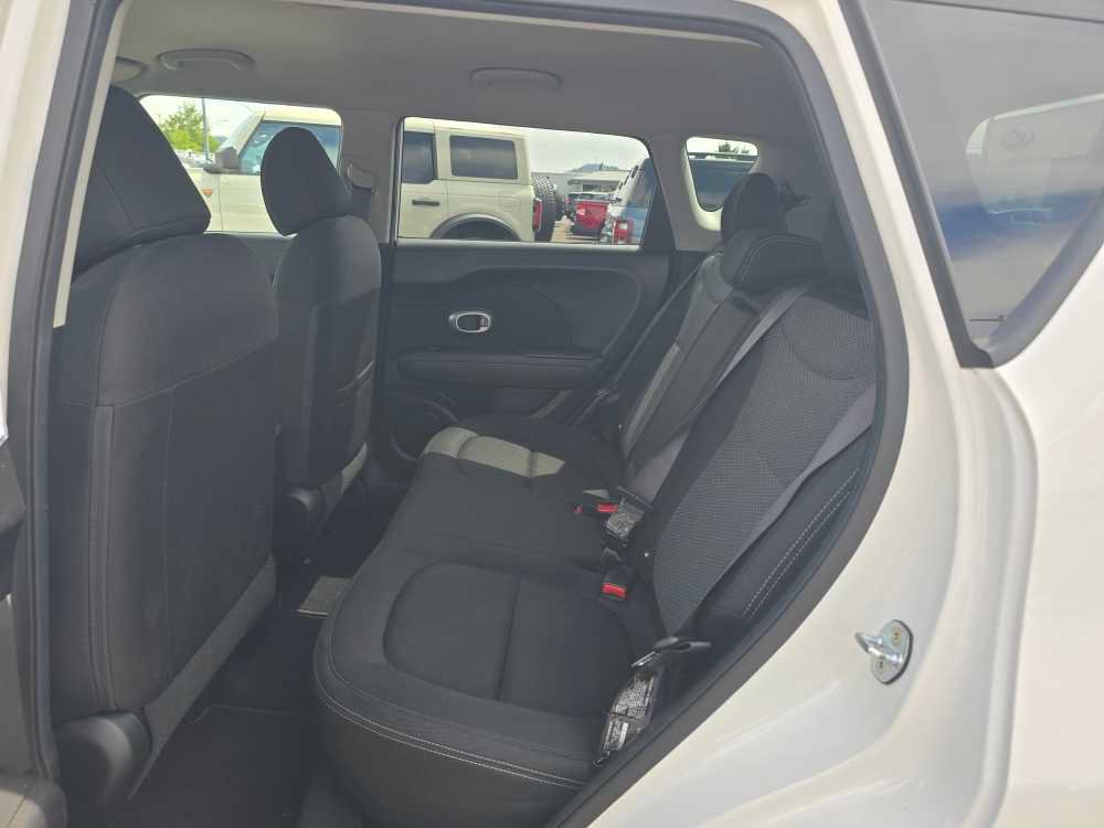 Used 2018 Kia Soul + FWD image 16