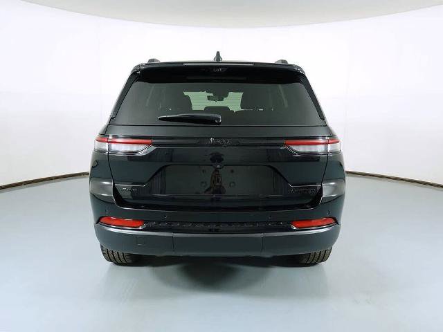 Used 2024 Jeep Grand Cherokee Limited w/ Luxury Tech Group II AWD/4WD image 4