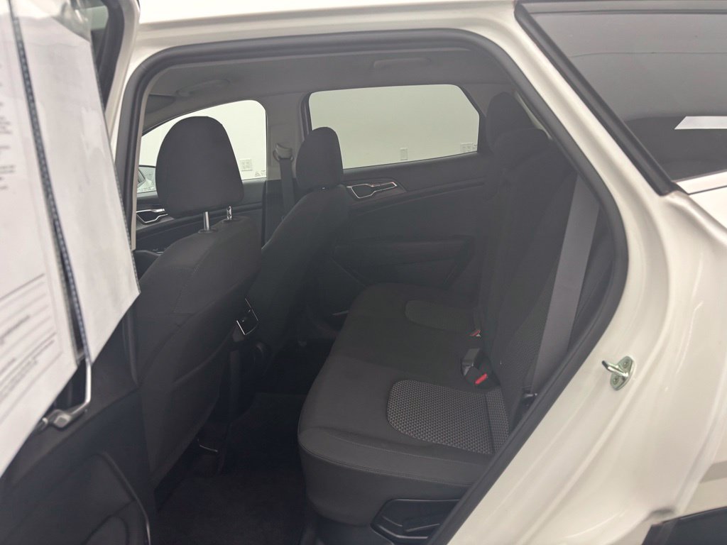 Used 2023 Kia Sportage LX AWD/4WD image 37