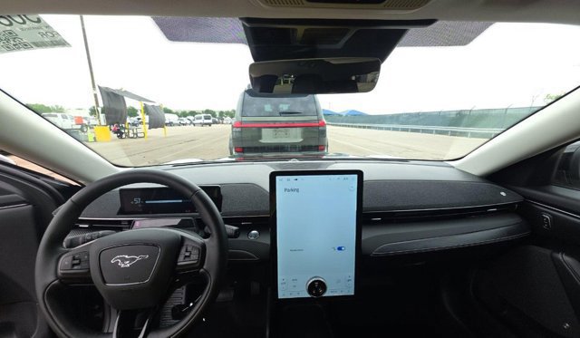 Certified 2025 Ford Mustang Mach-E Premium AWD/4WD image 8