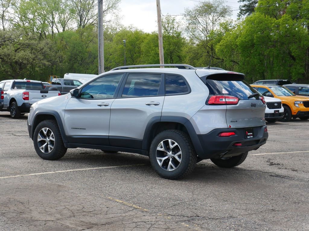 Used 2017 Jeep Cherokee Trailhawk w/ Cold Weather Group AWD/4WD image 4