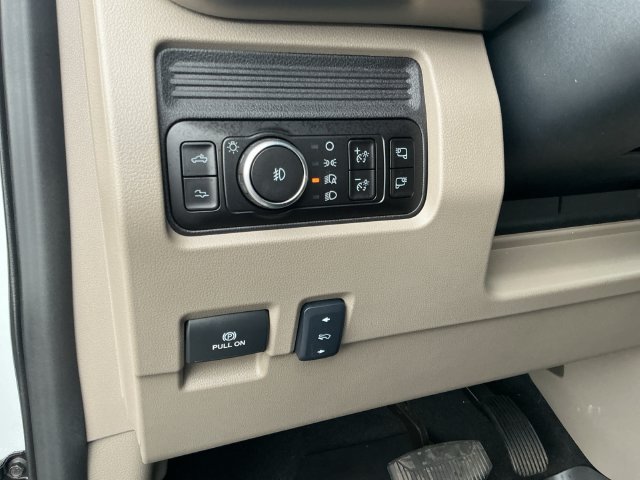 Certified 2026 Ford F450 Platinum w/ Platinum Plus Package AWD/4WD image 26