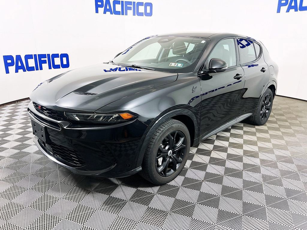 Used 2024 Dodge Hornet R/T w/ R/T Blacktop Package AWD/4WD image 4