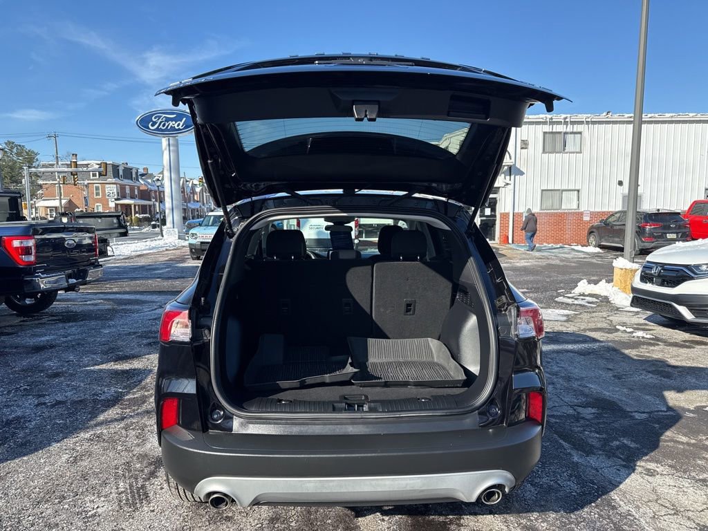 Certified 2022 Ford Escape SE w/ Cold Weather Package image 12