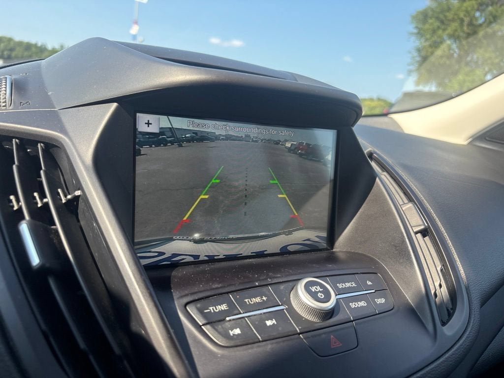 Certified 2018 Ford Escape SE w/ SE Sync 3 Package FWD image 2